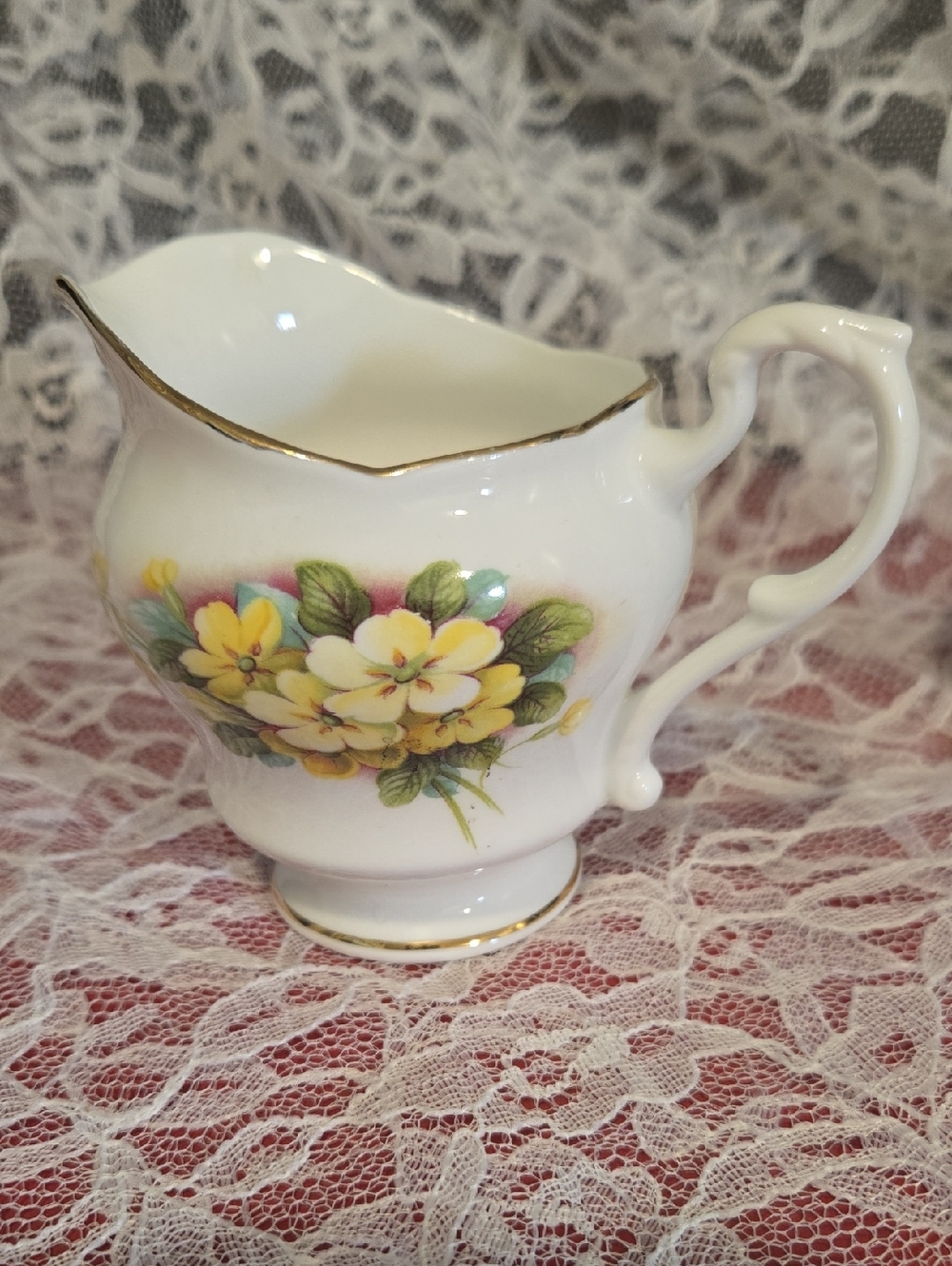 VTG Royal Standard Creamer  Yellow Fkowers GC